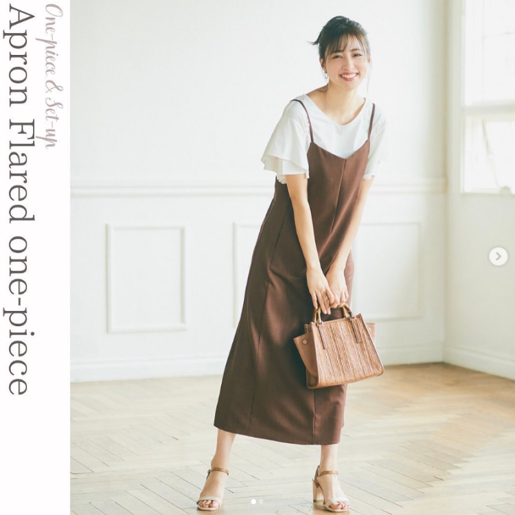 テクニック要らずでステキが叶うエプロン型ワンピース コーディネート Stola ストラ 公式通販サイト