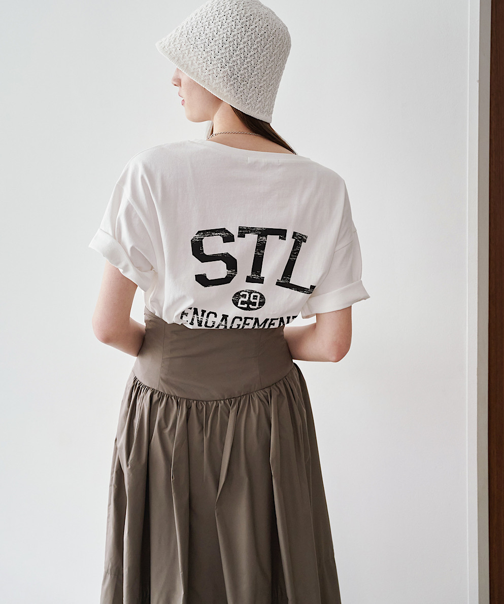 バックロゴプリントTシャツ｜Stola.（ストラ）公式通販サイト