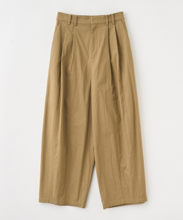 カーヴィパンツ