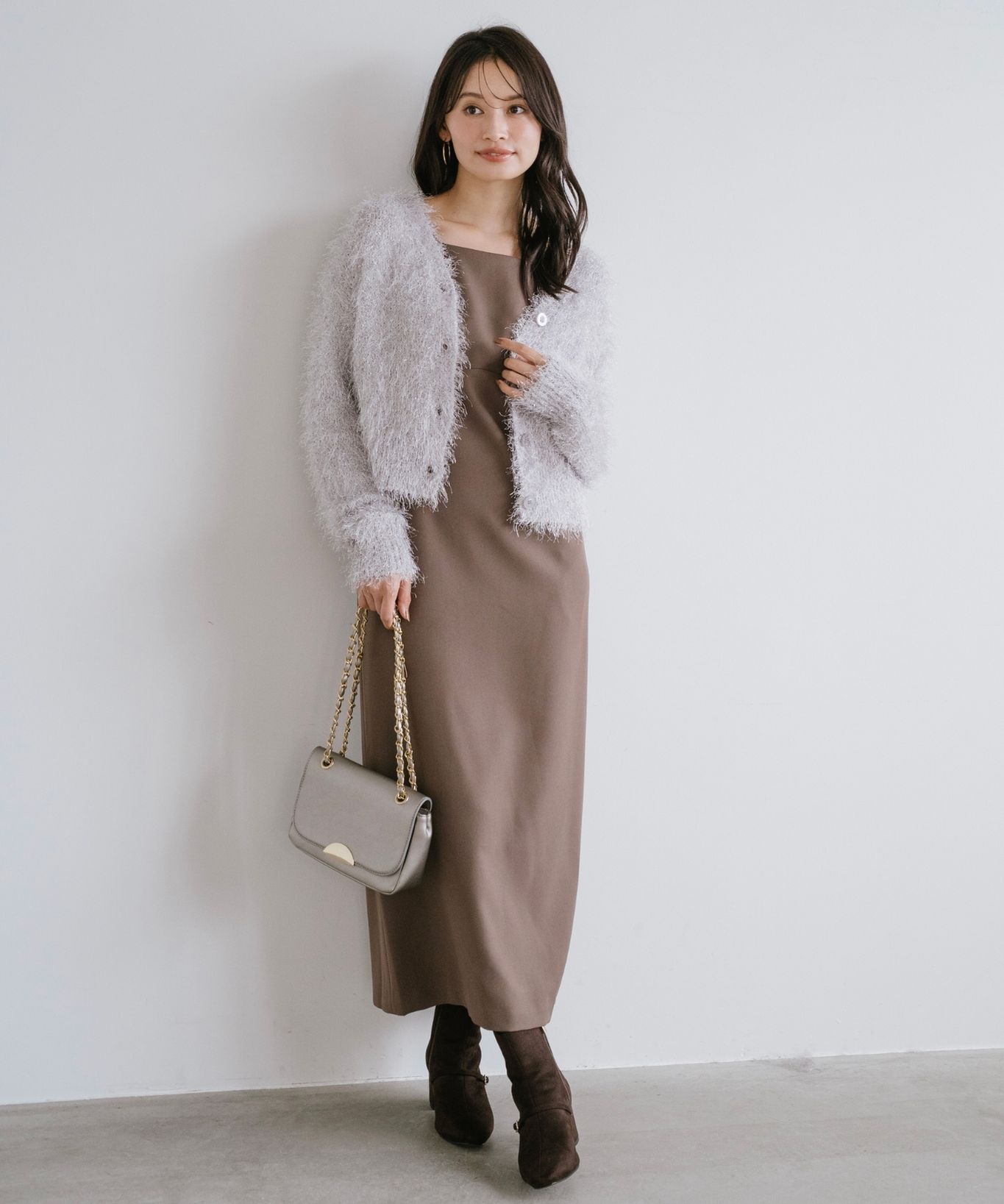 フェザーニットカーディガン&ノースリワンピースセット｜Stola