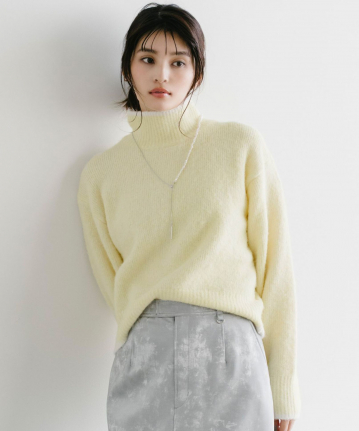 ライン切り替えハイネックニットプルオーバー