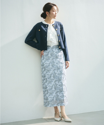 コード刺繍タイトスカート